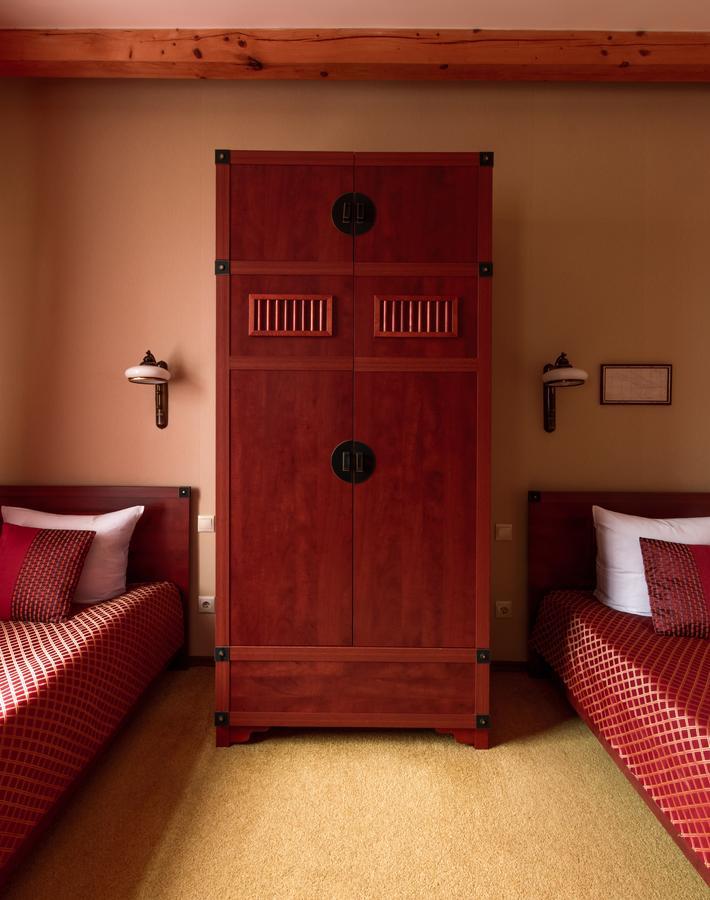 Hotel Letuchiy Gollandets à Oujhorod Extérieur photo